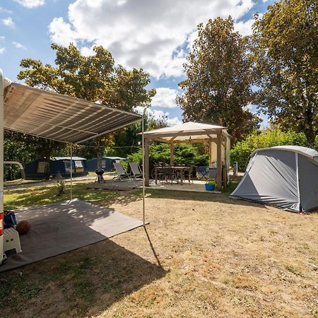 Отель Camping Les Gorges Du Chambon Eymouthiers  Экстерьер фото