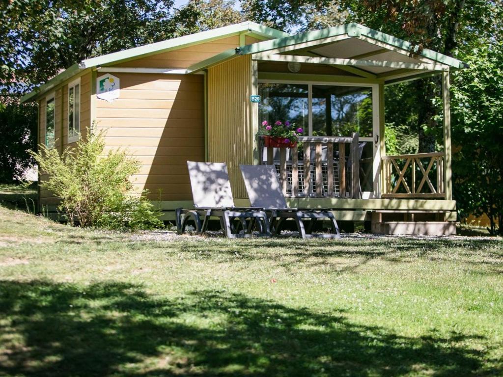 Отель Camping Les Gorges Du Chambon Eymouthiers  Экстерьер фото